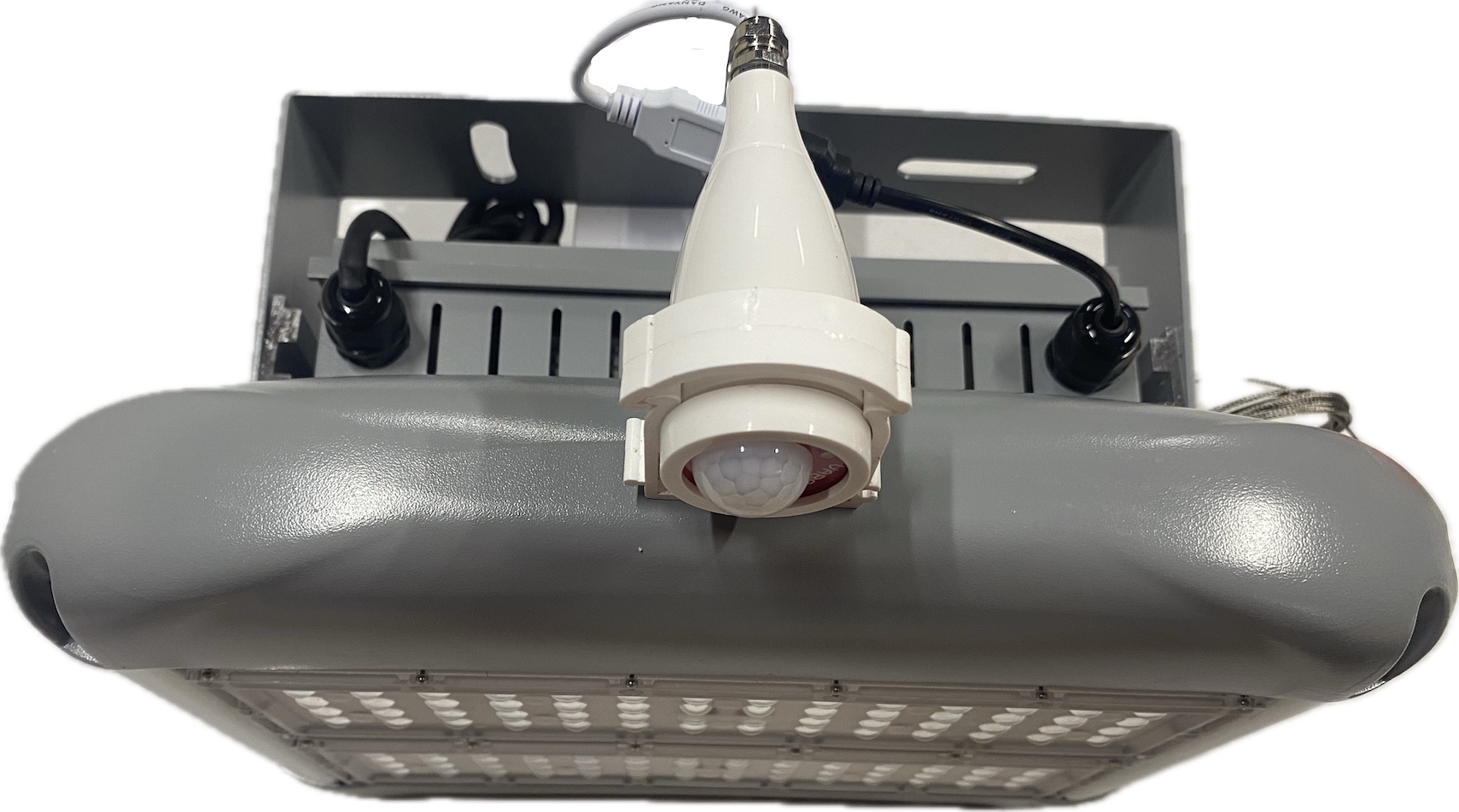 Smart Dimming Controller on High Bay